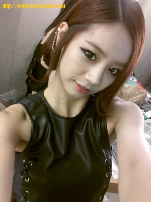 Girl's Day Hyeri الزي المصنوع من الجلد + تغريدة على التويتر 663006984