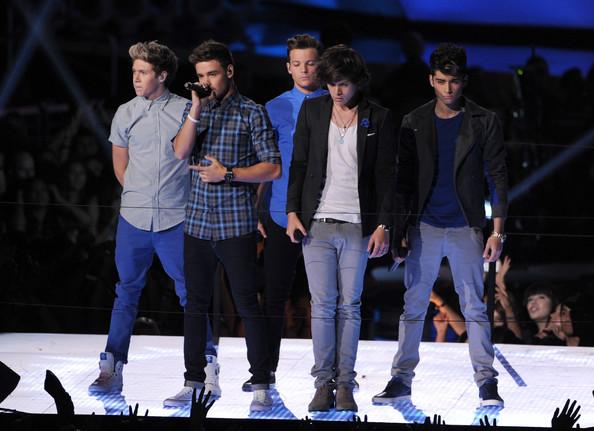 صور فرقة ون دايركشن في حفلة جوائز mtv  EMA  2012  لا تفوتك  474540196