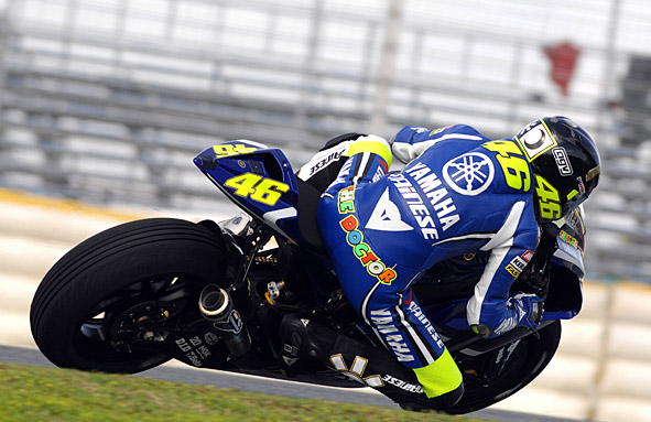 les decal, pour la m1 test carbone et jaune.... - Page 2 02_rossi_action2-8