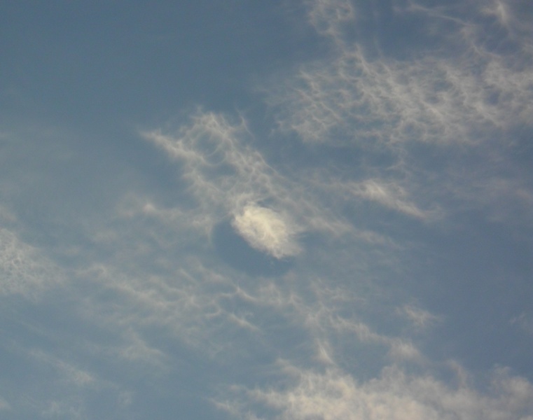 Hole punch cloud sui cieli toscani 6784156