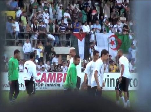 L'éuqipe National , et les supporters Algériens . 350991969