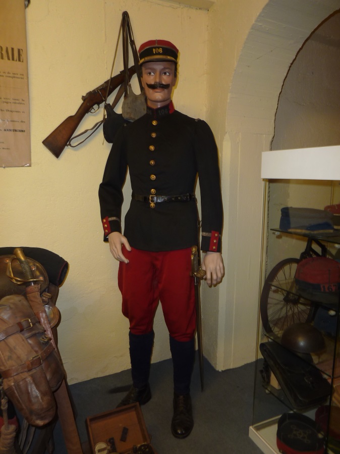 Le musée du costume militaire de Thiaucourt Soldat_francais_1914