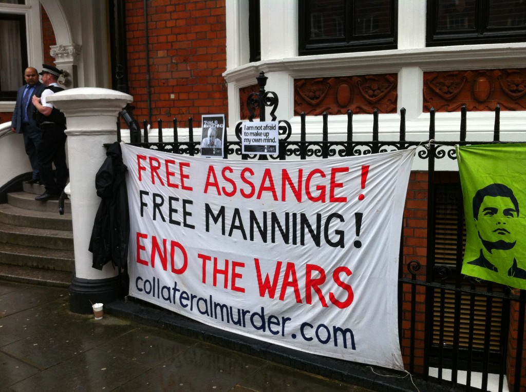 Assange seeks asylum....in Ecuador Embassy  - Page 8 8612097