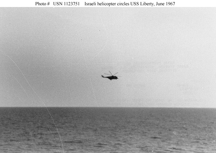 بالصور النادرة إسرائيل تدمر سفينة التجسس ليبرتي عندما كانت تحوم في المياة الدولية أمام بورسعيد 1967 596808491