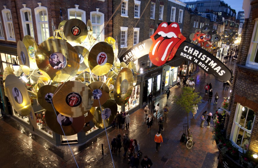 ROLLING STONES - Página 15 Carnaby-Rolling-Stones-Decorations-Carnaby-arch-900x586