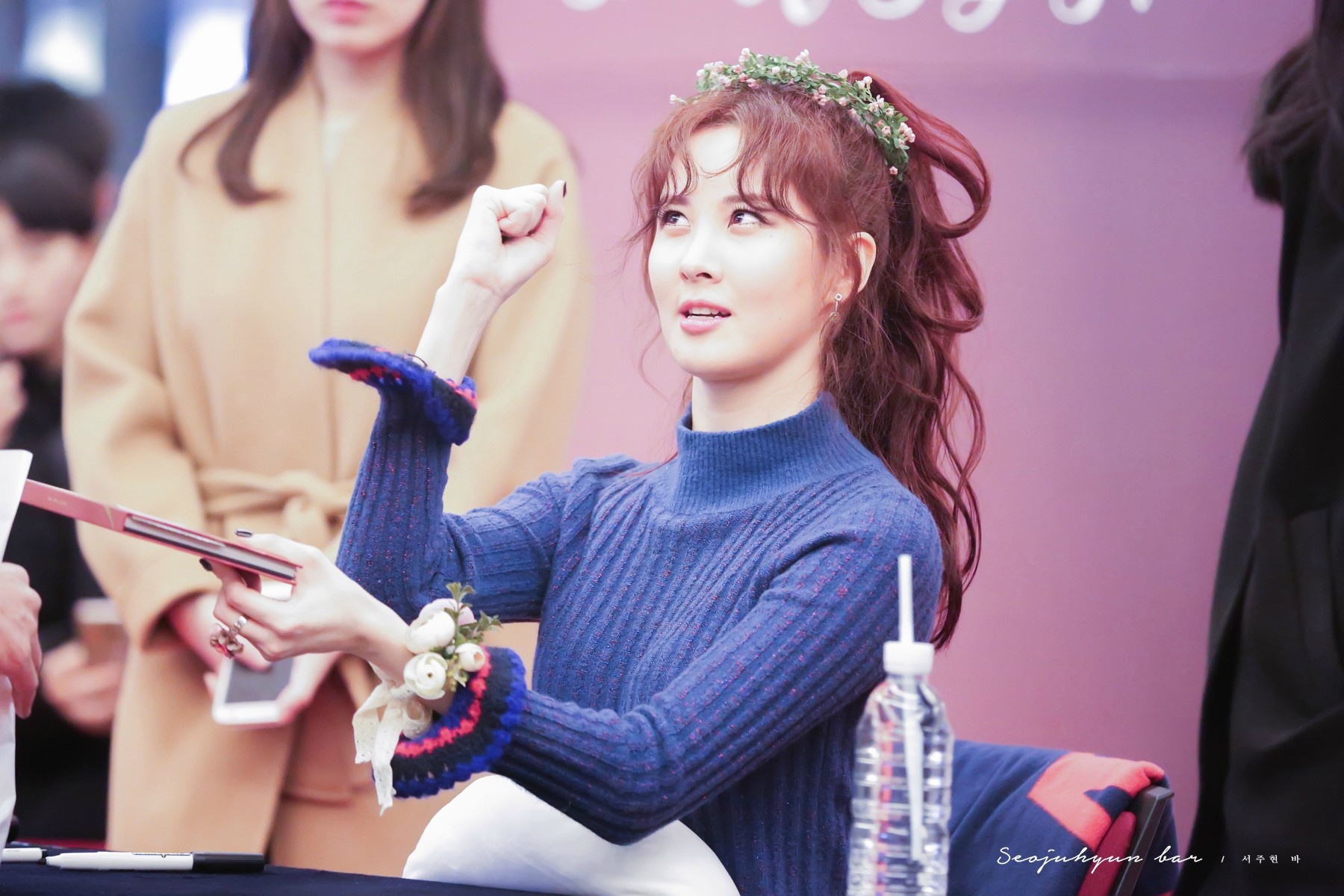 [PIC][05-02-2017]SeoHyun tham dự buổi Fansign cuối cùng cho "Don't Say No" vào tối nay - Page 4 7d55415bly1fckpbsbq2zj21e00xcwnv