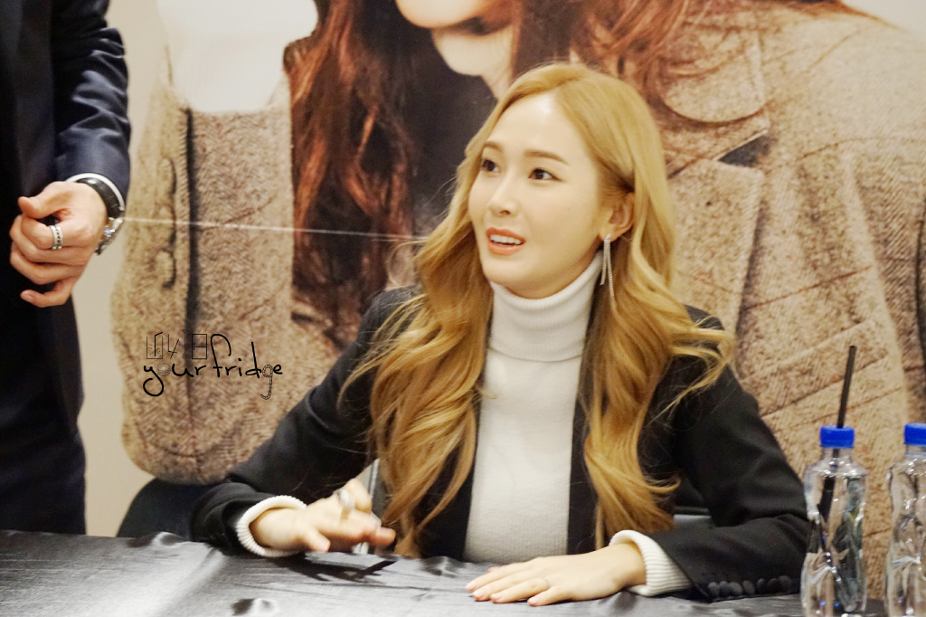 [PIC][16-12-2016]Jessica tham dự buổi Fansign cho "BLANC & ECLARE" tại Hyundai Department Trade Center Pop-Up Store vào chiều nay 006wT1zcly1favbj3d9ncj347k2sw1l30