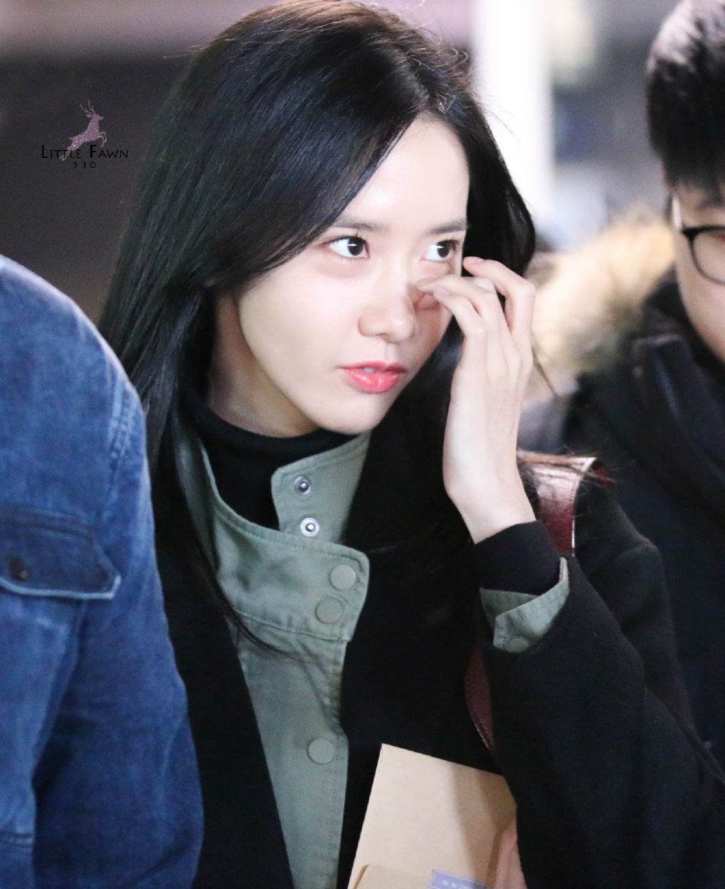 [PIC][14-01-2017]YoonA trở về Hàn Quốc vào hôm nay 9b3dfba1gy1fcfanml0euj223j2kou0z