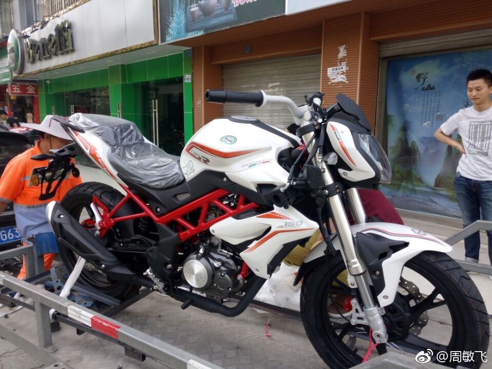 Nueva Benelli TNT150  Bcad47b3gy1ffngkg4xo0j20qo0k00wv