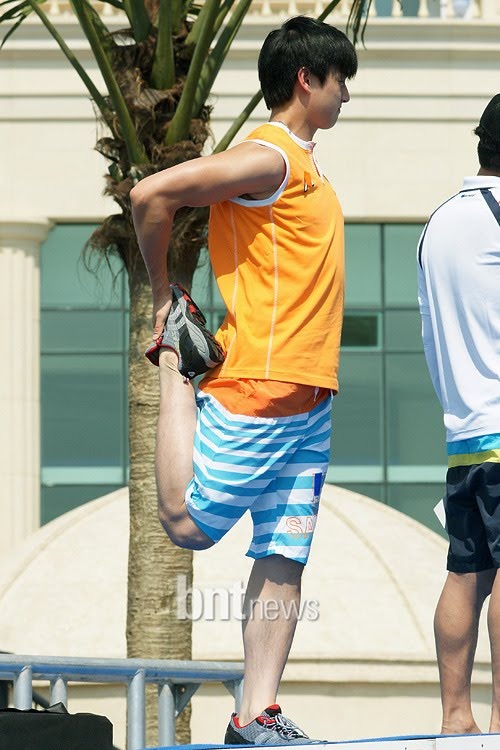 [8/7/10] [pics]Eli @ Dream Team Season 2 W214950498