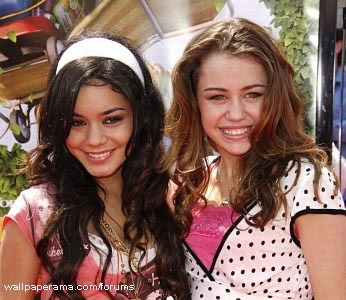 miley and vanessa Z82965134