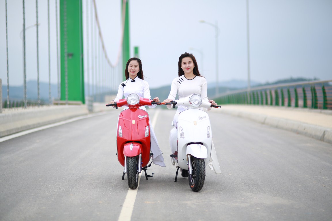 Xe đạp, xe máy, ô tô: 3 mẫu xe điện "hot" nhất dành cho giới nữ Vespa-roma-12