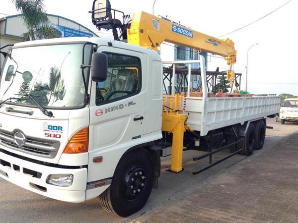 XE TẢI HINO FL8JTSL GẮN CẨU TỰ HÀNH SOOSAN 7 TẤN SCS746L Xe-tai-hino-fl8jtsl-gan-cau-tu-hanh-soosan-7-tan-scs746l