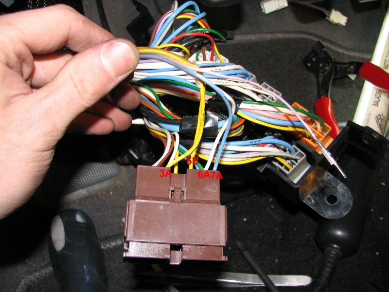 [TUTO] Installer un régulateur de vitesse d'origine T_411_cablage_connecteur_marron_faisceau_habitacle