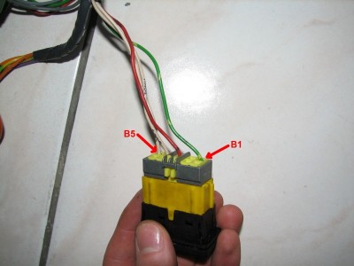 [TUTO] Installer un régulateur de vitesse d'origine T_512_connecteur_interrupteur_CC