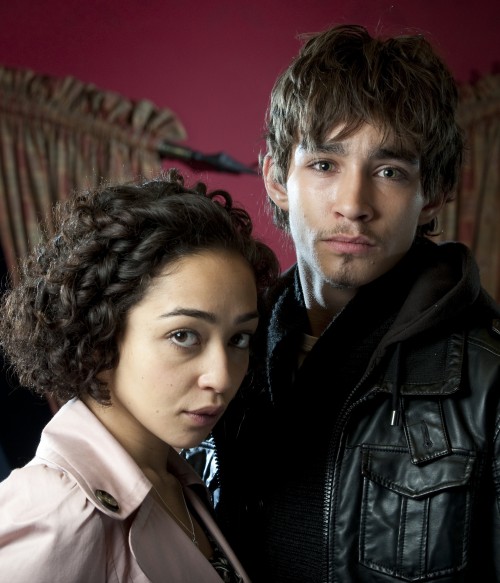 Misfits LOVE-HATE-Rosie-Ruth-Negga-with-Darren-Robert-Sheehan-500x583