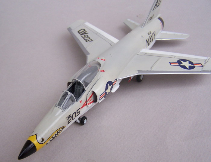 Grumman F11F-1 Tiger VF21 "Machbusters" Mon24