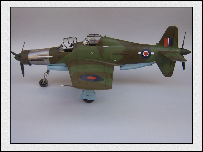 Tamiya Dornier 335A-12 allemand (non),  américain (non plus) britannique (oui!) Mon82