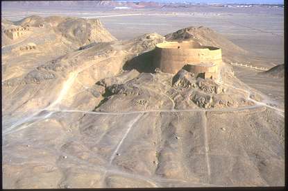 Tour du silence de Yazd - Page 4 L47030