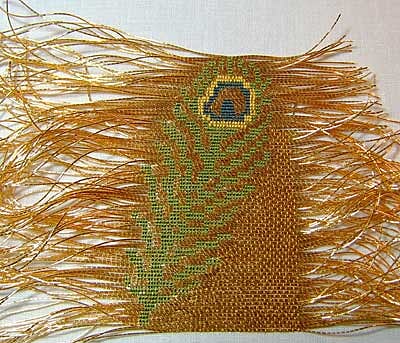 طريقه عمل انواع من الغرز Goldwork_Feather_02