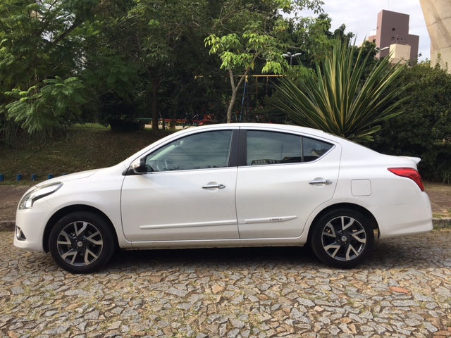 Nissan Versa 1.6 Unique, o conforto, o espaço e o desempenho de um sedã familiar 23196717