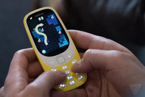 Game Snake được chú ý nhất trên mẫu máy Nokia 3310 sắp ra mắt 3310khongconchutgicuaNokia1