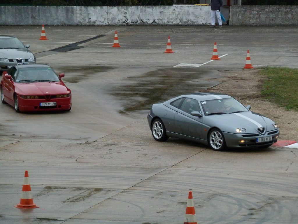 journée spécial Alfa le 23 octobre 2010 a Montlhéry - Page 6 P1000843