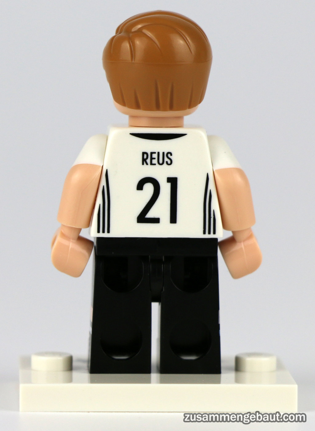 Collectible minifigures "Die Mannschaft" 71014 Lego-minifigures-die-mannschaft-dfb-marco-reus-back-71014-2016-zusammengebaut-andres-lehmann
