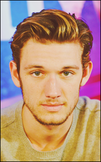 Alex Pettyfer 1376407181-ap02