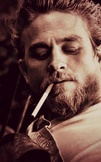 Charlie Hunnam {200x320} 1404414624-m1