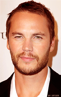 Taylor Kitsch - 200*320 1416252819-ik32