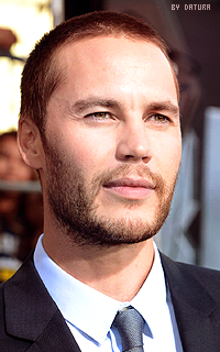 Taylor Kitsch - 200*320 1416253113-mm52