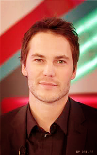 Taylor Kitsch - 200*320 1420731133-meg6