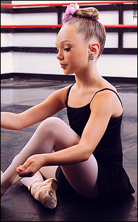 1421258695-maddie-ziegler-6.png