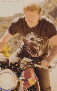 Charlie HUNNAM 1492556264-020