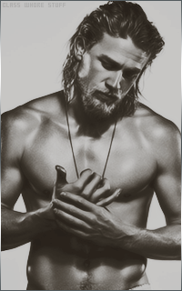 Charlie HUNNAM 1492556316-005