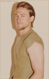 Charlie HUNNAM 1492950330-009