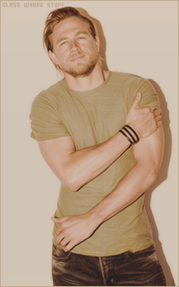 Charlie HUNNAM 1492950337-011