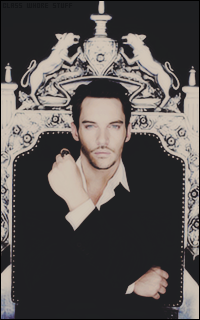 Jonathan Rhys Meyers 1495062715-004