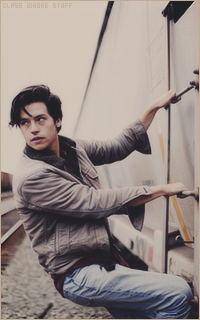 Cole SPROUSE - Page 2 1496336965-016