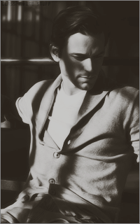 Matthew BOMER 1497557250-001