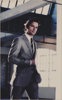 Matthew BOMER 1497557256-006