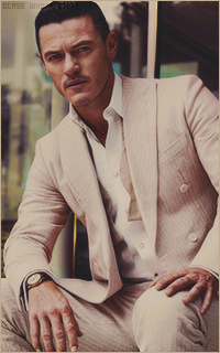 Luke EVANS 1498497016-012