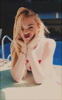 Elle FANNING 1500912487-009