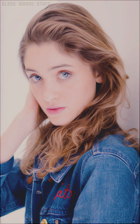 Natalia DYER 1504303791-036