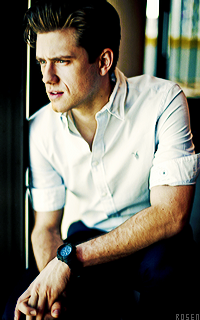 1544616444-aaron-tveit.png