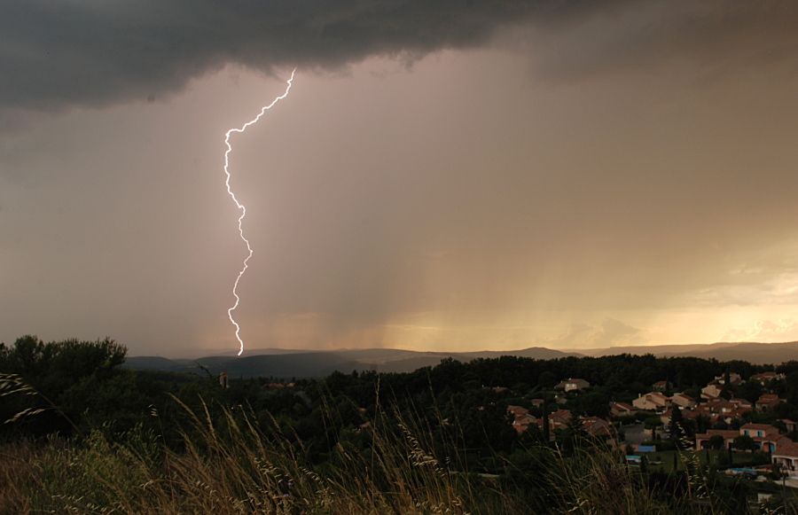 Photo de mes chasses aux orages de l'année 2009 130015impact_simple_suite_au_triple_impact