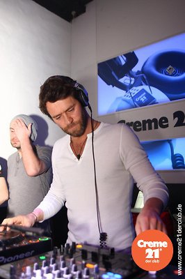 Howard DJing au creme 21 en Allemagne 19-02-2011 140739090vi