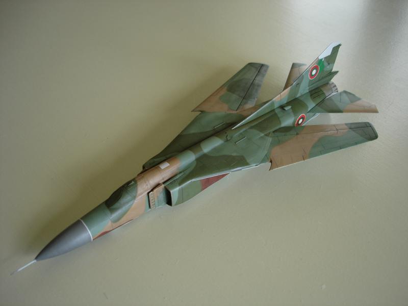 [Hasegawa] MiG23 MF "Flogger-B" 1/72 - Page 7 163722DSC06312