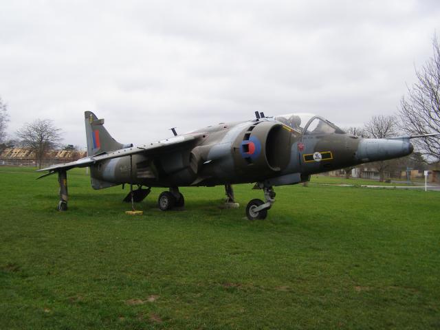 BRITISH AEROSPACE HARRIER ET SEA HARRIER 181877Harrier_GR.3_Betchley_Park